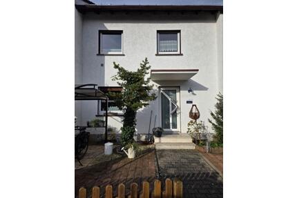 Reihenmittelhaus mit Garten und großer Terrasse in Raunheim