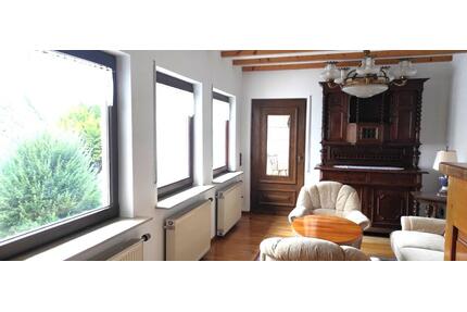 möblierte 75m² 2-Zimmer-Wohnung 2 Balkonen Stellplatz - Bitburg