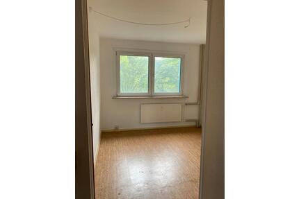 3 Zimmer in Halle zu vermieten - 303,00&nbsp;EUR Kaltmiete, ca.&nbsp; 54,95&nbsp;m&sup2; in Halle (Saale) (PLZ: 06130) Damaschkestraße