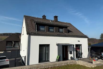Einfamilienhaus in top Lage ! - 340.000,00&nbsp;EUR Kaufpreis, ca.&nbsp; 120,00&nbsp;m&sup2; in Bestwig (PLZ: 59909)