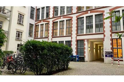 Bezugsfrei! Geräumige Erdgeschosswohnung mit Mini-Terrasse in begehrtem Winsviertel - Berlin Prenzlauer Berg