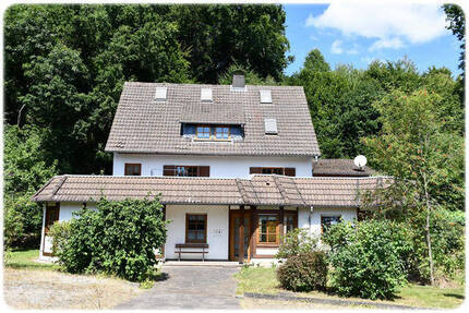 Charmantes Einfamilienhaus mit ehemaliger Praxis - Viel Potenzial am Rande des Kellerwalds! - Vöhl Schmittlotheim