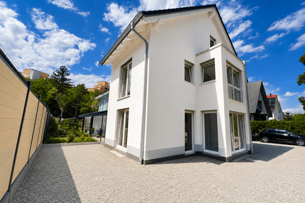 Haus zum Mieten in Oberschleißheim 2.990,00 € 126 m²
