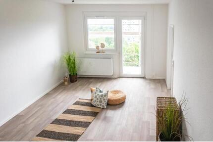 Jetzt kann`s losgehen - Deine 1. Wohnung mit Balkon - Chemnitz Klaffenbach