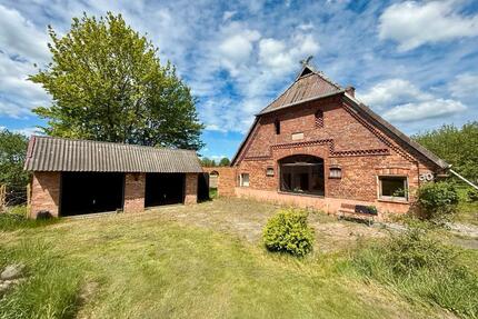 Bleckede: Bauernhaus in Feldrandlage auf großem Grundstück