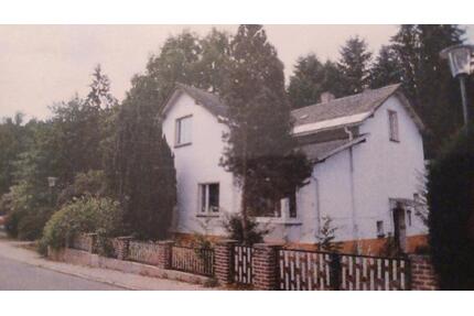 Einfamilienhaus zum Sanieren oder Bauland - Bad Elster