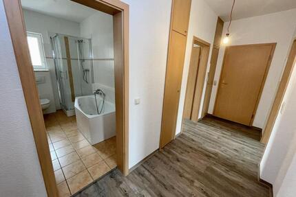 Wohnen nahe der Innenstadt – 3-Raum-Wohnung mit Balkon und Tageslichtbad - Gera