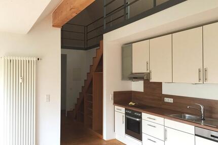 Top 2,5 Zimmer Galeriewohnung, ruhig, großzügig lichtdurchflutet - Regensburg Ganghofersiedlung