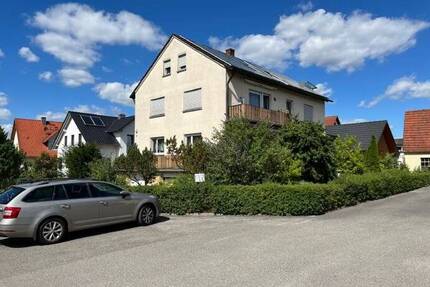 Gepflegtes Mehrfamilienhaus in bester Lage, Pettstadt, 3-Parteien, 4 Garagen, ca. 245 qm. Wohnfläche, voll vermietet