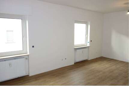 Haus zum Kaufen in Frankfurt 1.200.000,00 € 255 m²