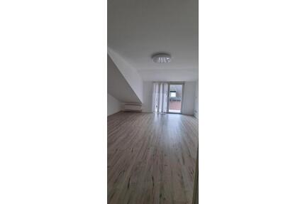 4 ZKBB Dachgeschoss in Hollage - 880,00&nbsp;EUR Kaltmiete, ca.&nbsp; 90,00&nbsp;m&sup2; in Osnabrück (PLZ: 49088) Dodesheide