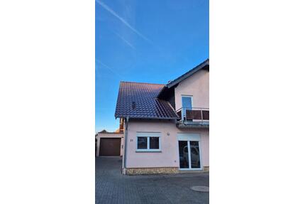 Doppelhaushälfte - 1.200,00&nbsp;EUR Kaltmiete, ca.&nbsp; 125,00&nbsp;m&sup2; in Kall (PLZ: 53925)