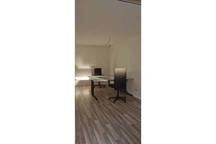 Klimatisiertes Büro mit Innenhof: 6 offene Schreibtischplätze, flexibel - Tübingen Derendingen
