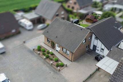 Exklusives Mehrgenerationen-Ensemble in Wassernähe - Wohntraum mit Neubau-Komfort in Kleve