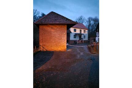 Sanierungsbedürftiges Haus mit Scheunen in Hilkerode - Duderstadt