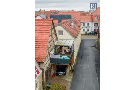 Haus zum Kaufen in Kolitzheim 215.000,00 € 130 m²