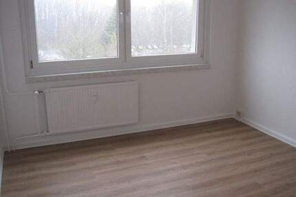 Schöne 3 Raumwohnung mit Balkon - Chemnitz Hutholz