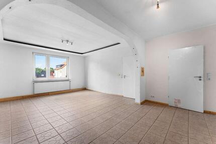 Großzügige 2,5-Zimmer-Wohnung, modernisiertem Bad - Bremen Burglesum