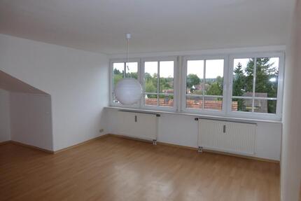 Schöne 2,5 Zimmerwohnung mit Stellplatz Töging zu vermieten - Garching an der Alz