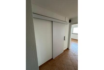 Moderne 2-Zimmer-Wohnung mit traumhaftem Blick auf See & Schloss - Mainaschaff