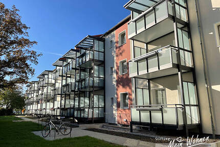 Bei Einzug frisch renoviert + neues Bad + großer Balkon! - Halle Freiimfelde