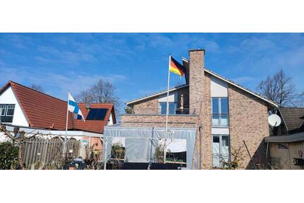 3 Zimmer ,109 m2 , sofort frei - 1.300,00&nbsp;EUR Kaltmiete, ca.&nbsp; 109,00&nbsp;m&sup2; in Ahrensburg (PLZ: 22926)