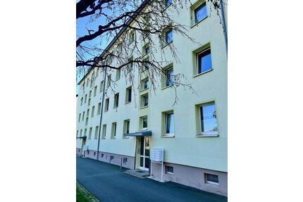 4-Raum-Wohnung im Dachgeschoss ink. 10 % Kraxelrabatt - Oelsnitz (Vogtland)