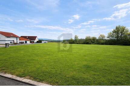 Grundstück zu verkaufen in Seybothenreuth 141.900,00 € 860 m²