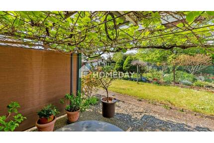 Charmantes EFH mit toller Gartenkulisse, Garage und viel Potenzial in Neuhofen