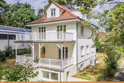 Haus zum Kaufen in Kleinmachnow 1.425.000,00 € 244.1 m²
