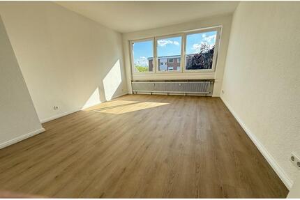 Neu sanierte 3 Zimmer Wohnung mit Balkon in zentraler Lage - Gladbeck Brauck