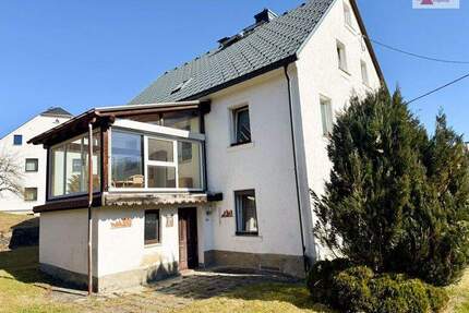 Einfamilienhaus mit sonnigem Grundstück, Wintergarten & 2 Garagen in Annaberg-Buchholz, Geyersdorf - Annaberg-Buchholz / Geyersdorf