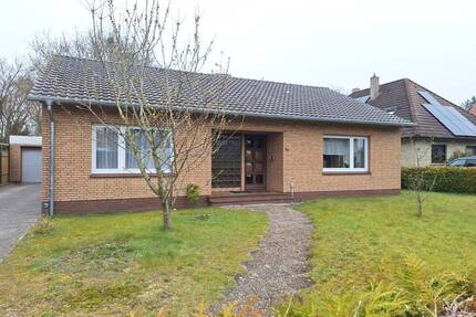 Einladender Bungalow wartet auf neuen Glanz - Weener Holthusen