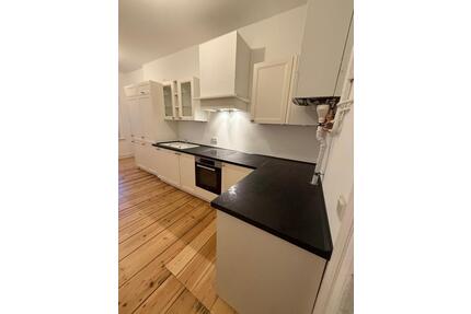 Viel Platz im Zentrum von St. Pauli - modernisierte 4 Zimmerwohnung mit Stuck - Hamburg Altona-Nord