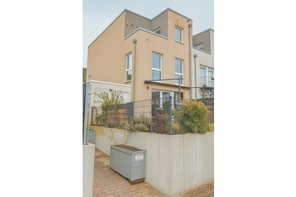 Reihenendhaus aus dem Jahr 2018 mit PV-Anlage zur Miete - Rastatt