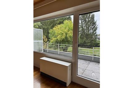 Helle Wohnung mit Balkon und Einbauküche in Mülheim a. d. Ruhr - Mülheim an der Ruhr Linksruhr