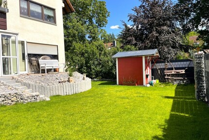 Zentrumsnah: Helle Wohnung mit Garten und Garage - Gernsbach