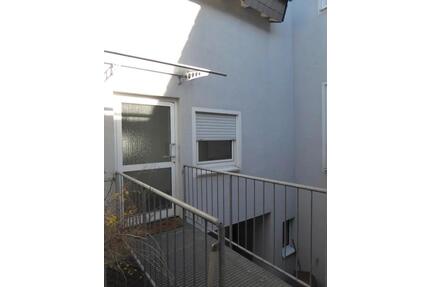 3-Zimmer Wohnung 75 m² mit Einbauküche & eigenem Eingang - Gernsheim