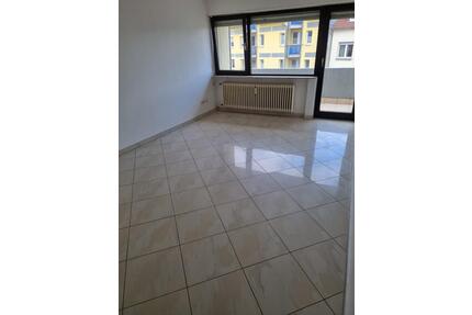 2 Zim. mit Balkon Ludwigshafen - 680,00&nbsp;EUR Kaltmiete, ca.&nbsp; 52,00&nbsp;m&sup2; in Ludwigshafen am Rhein (PLZ: 67061) Parkinsel