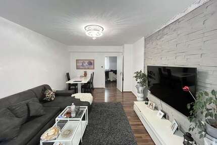 Wohnung zum Kaufen in Düsseldorf 269.000,00 € 81.47 m²