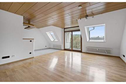 PROVISIONSFREI - Charmante Wohnung im Zentrum, 5 Zimmer auf 2 Etagen mit Balkon - Tuttlingen