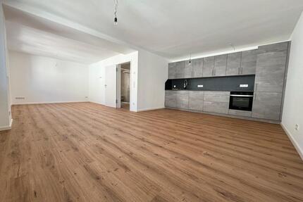 Erstbezug ! Neuwertige große 3,-Zimmer-Wohnung ab sofort im Stadtzentrum von Bad Kötzting zu vermieten