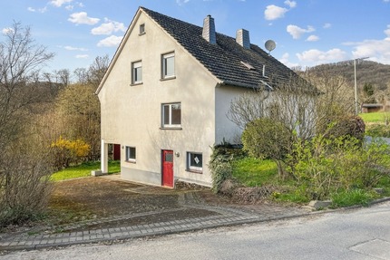 Attraktives Einfamilienhaus in Windeck-Schladern - viel Platz und großes Grundstück
