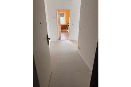 2 Zimmer Wohnung 56qm m. Balkon, Einbauküche incl. TG Stellplatz - Mönchengladbach Nord