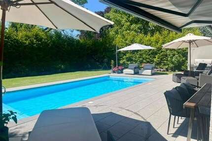 Haus zum Kaufen in Krefeld 1.695.000,00 € 244 m²