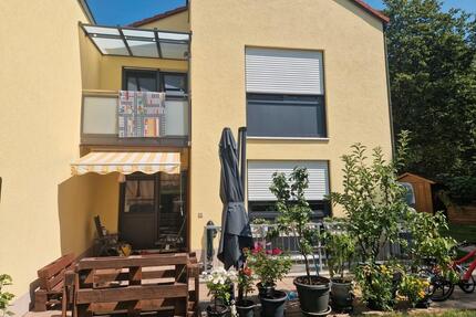 Gepflegtes Reiheneckhaus mit Garten und 2 Garagen zur Miete - Donauwörth