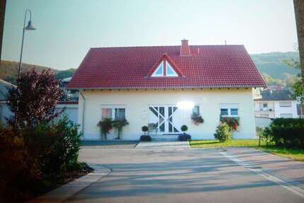 Haus zum Kaufen in Erzenhausen 575.000,00 € 252 m²