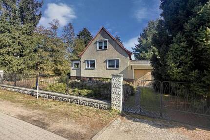 Charmantes Einfamilienhaus mit großem Grundstück in Schulzendorf