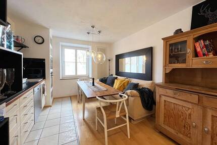 Möblierte 2,5-Zimmer-Wohnung in bester Lage Haidhausens - München Au-Haidhausen