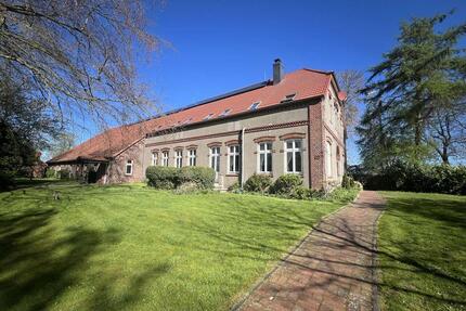 Charmante 2-Zimmer-Dachgeschosswohnung im Grünen zu vermieten - Nordenham